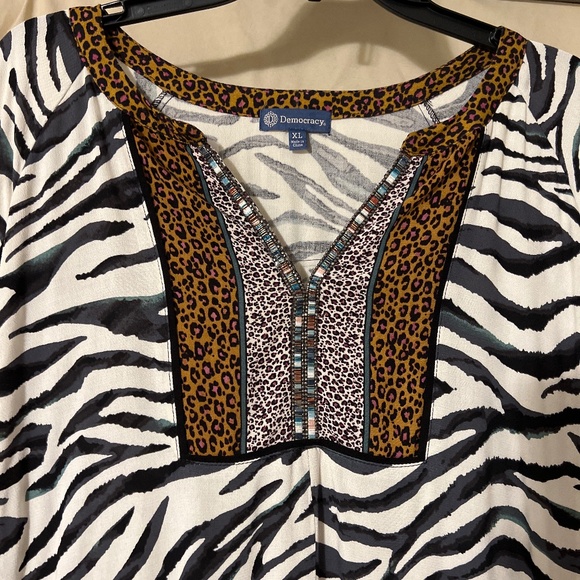 New Democracy Animal Print Blouse With 3/4 Length Sleeves. - Picture 2 of 4